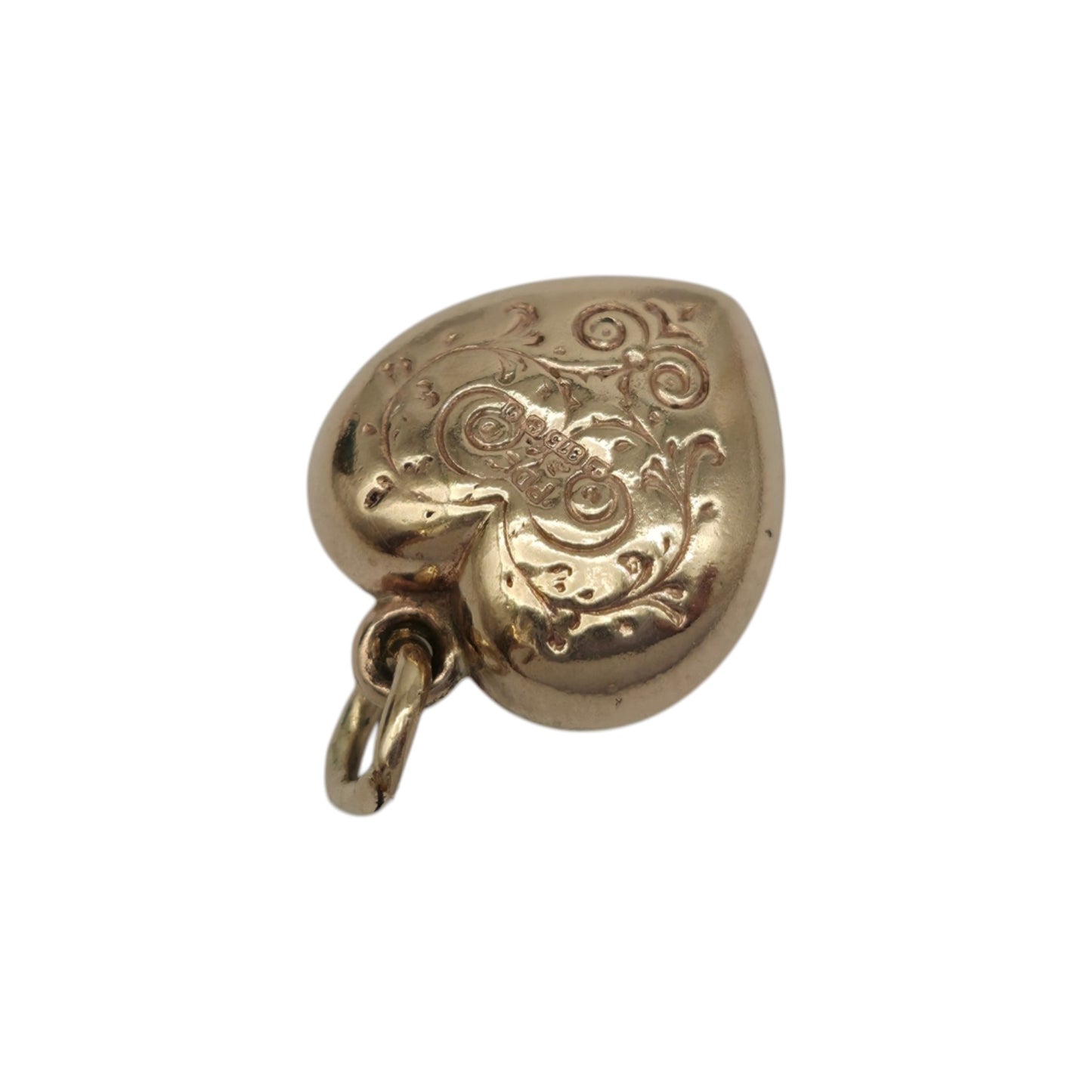 9ct 375 Yellow Gold Engraved Heart Charm 1978 L 1.2 cm 0.8 g.