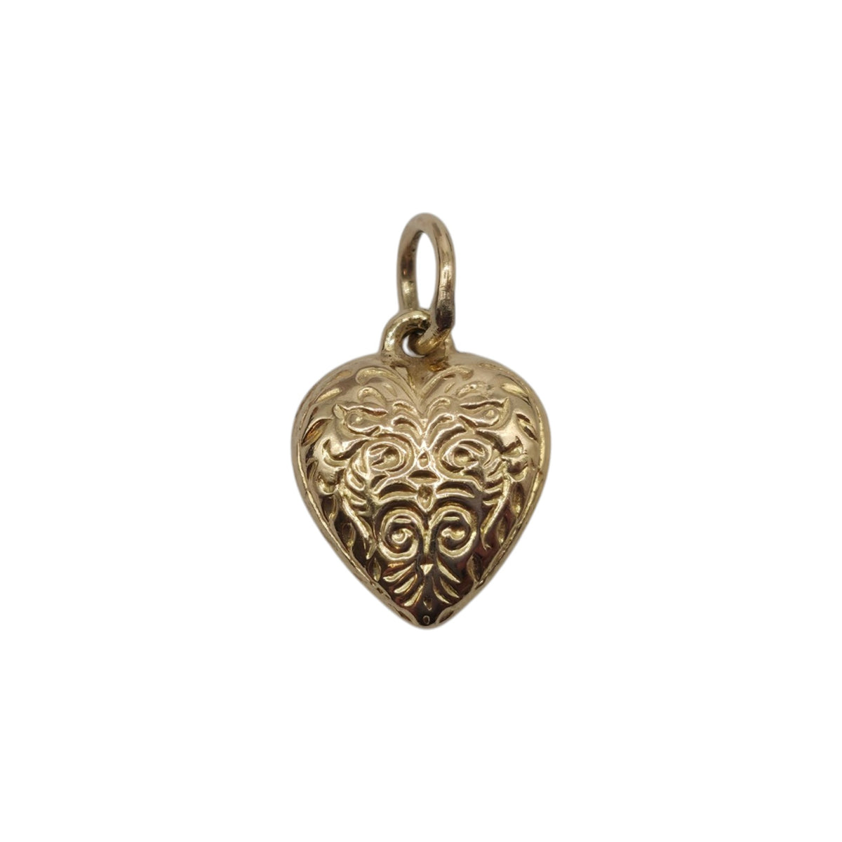 Petite 9ct 375 Yellow Gold Engraved Heart Charm c.1980 L 0.8 cm 0.2 g.