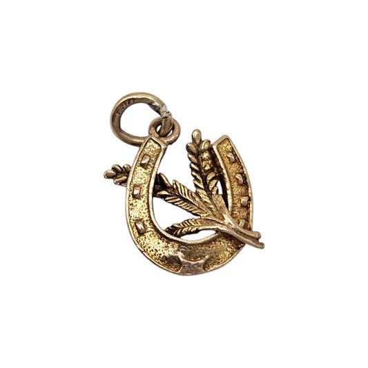 9ct 375 Yellow Gold Horseshoe With Wheat Lucky Charm 1955 L 1.2 cm 1.2 g.