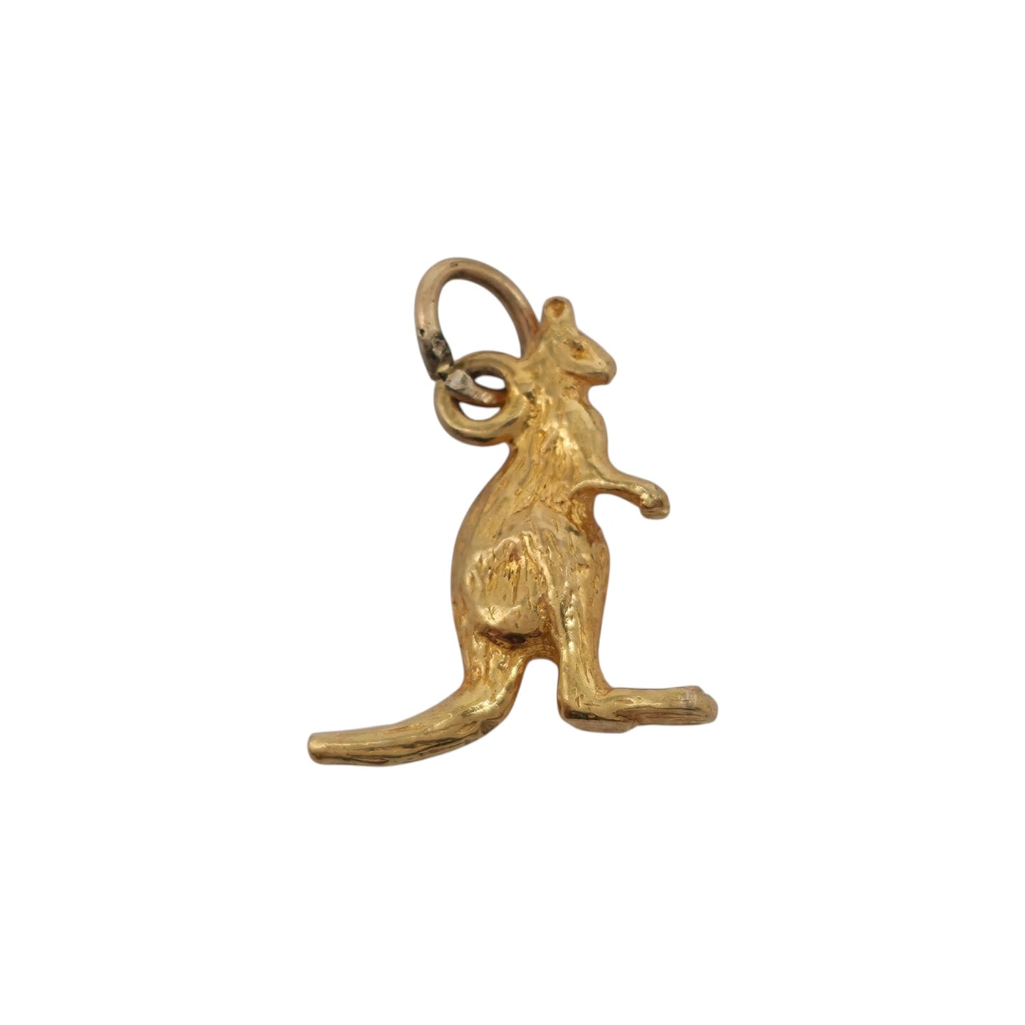 9Kイエローゴールド カンガルーチャーム 長さ1.4cm 1.6g。