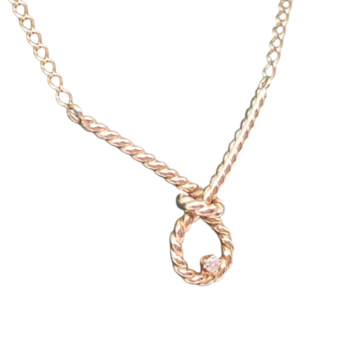 9ct 375 Yellow Gold Knot Necklace With White Sapphire 1978 L 47.5 cm 2.9 g.