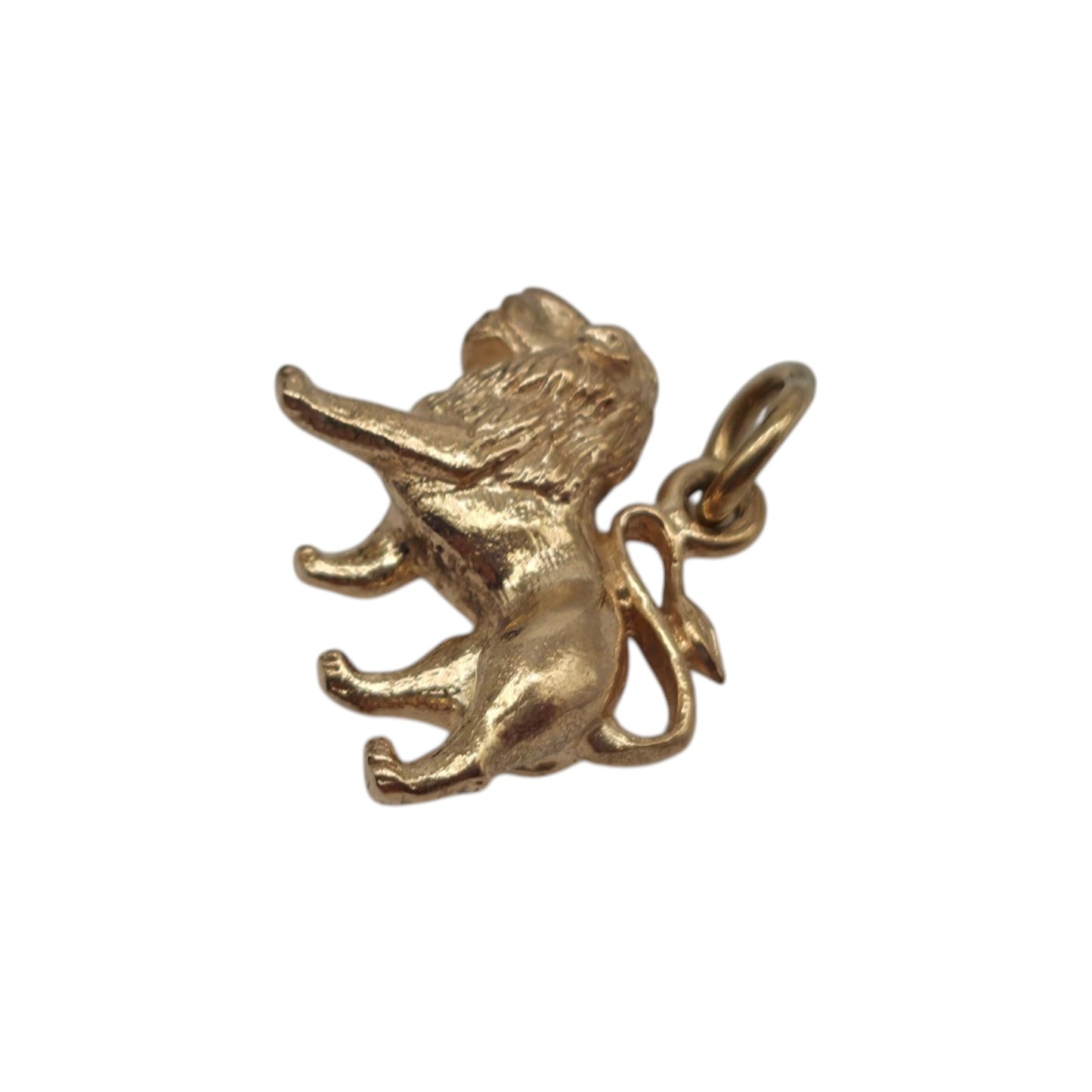 9ct 375 Yellow Gold Lion Charm 1969 L 1.3 cm 2.9 g.