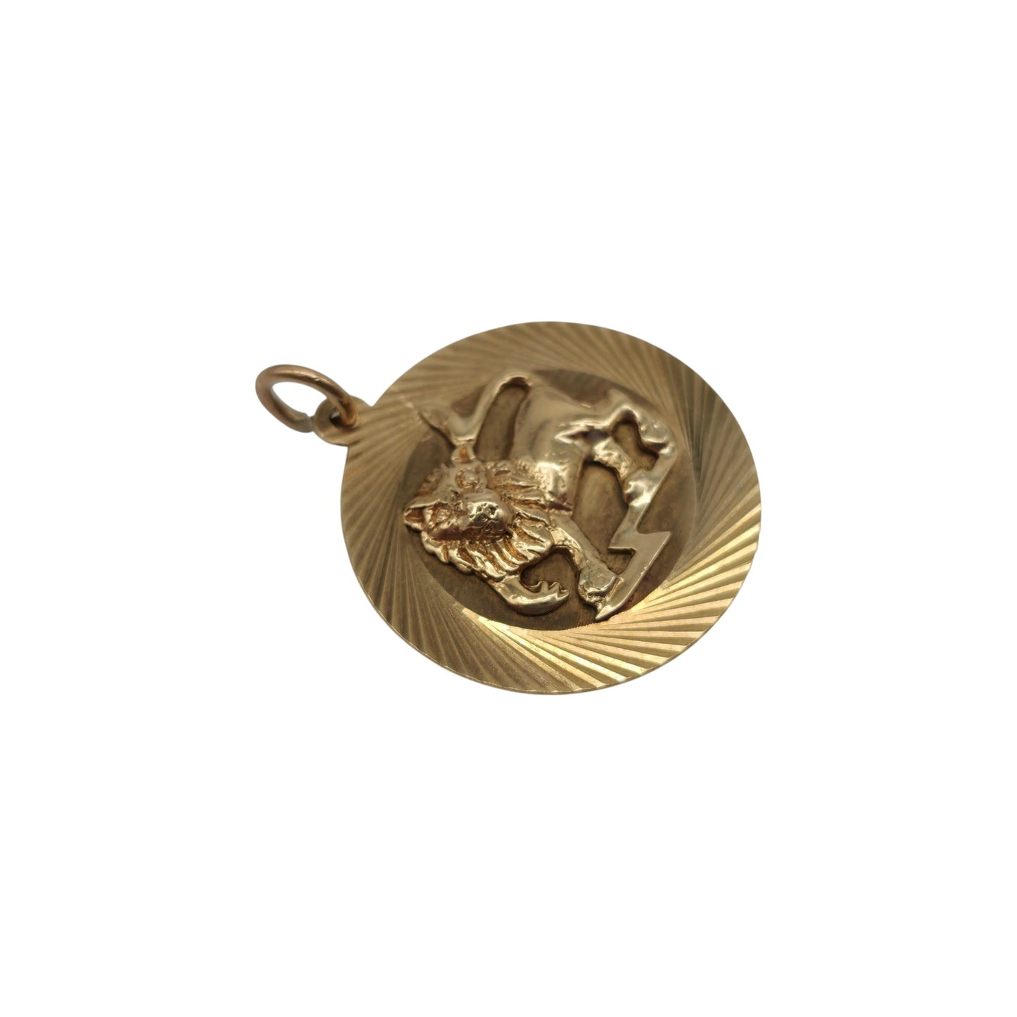 9ct 375 Yellow Gold Lion Charm Pendant 1963 L 2.3 cm 4.6 g.