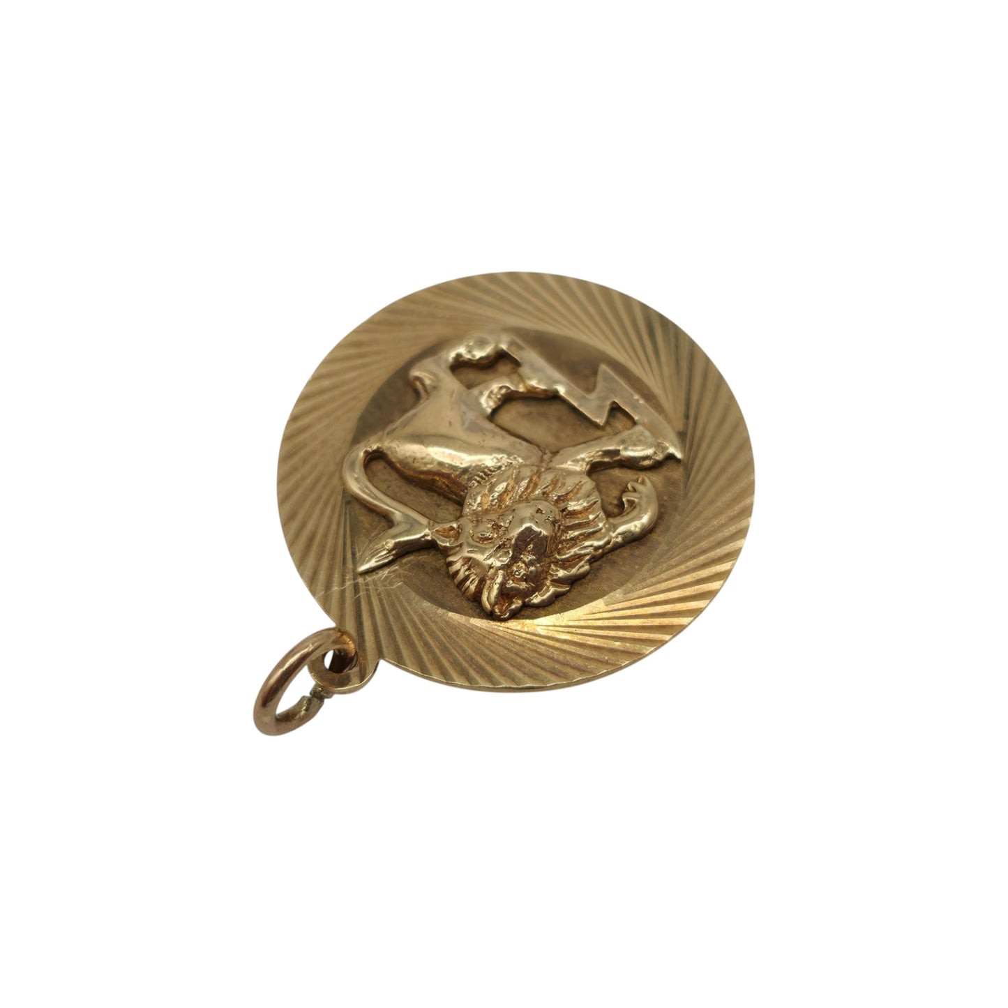 9ct 375 Yellow Gold Lion Charm Pendant 1963 L 2.3 cm 4.6 g.