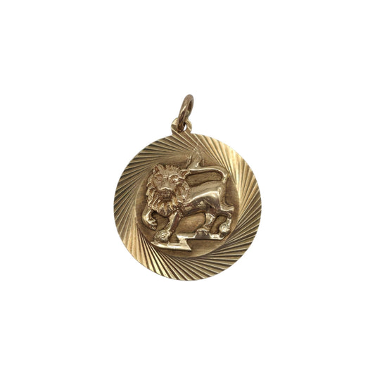 9ct 375 Yellow Gold Lion Charm Pendant 1963 L 2.3 cm 4.6 g.