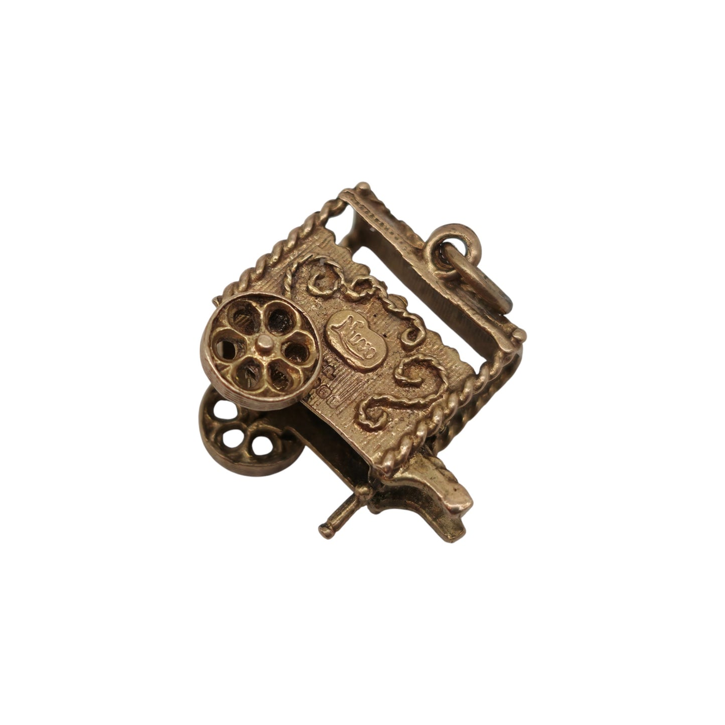 9ct 375 Yellow Gold Market Fruit Cart Charm 1970 L 1.6 cm 3.4 g.