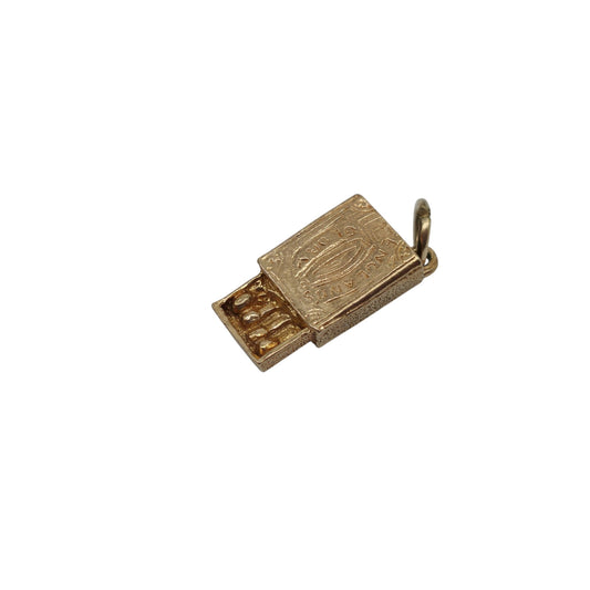 9ct 375 Yellow Gold "England's Glory" Matchbox Charm 1975 L 1.6 cm 3.1 g.