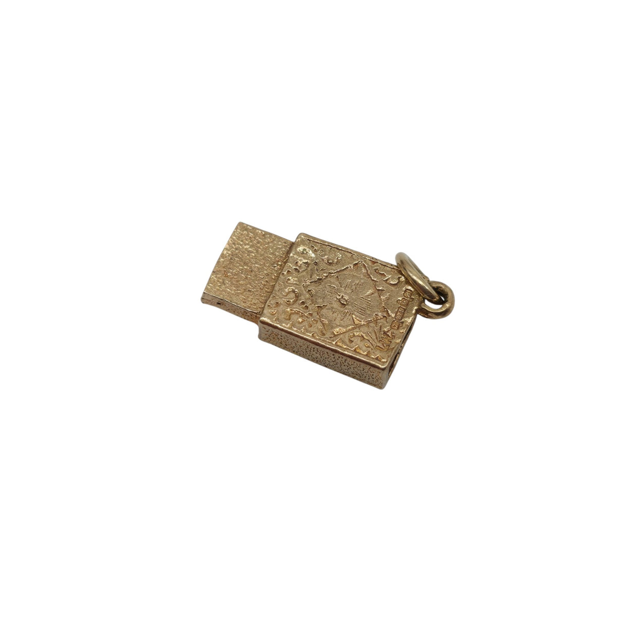 9ct 375 Yellow Gold "England's Glory" Matchbox Charm 1975 L 1.6 cm 3.1 g.