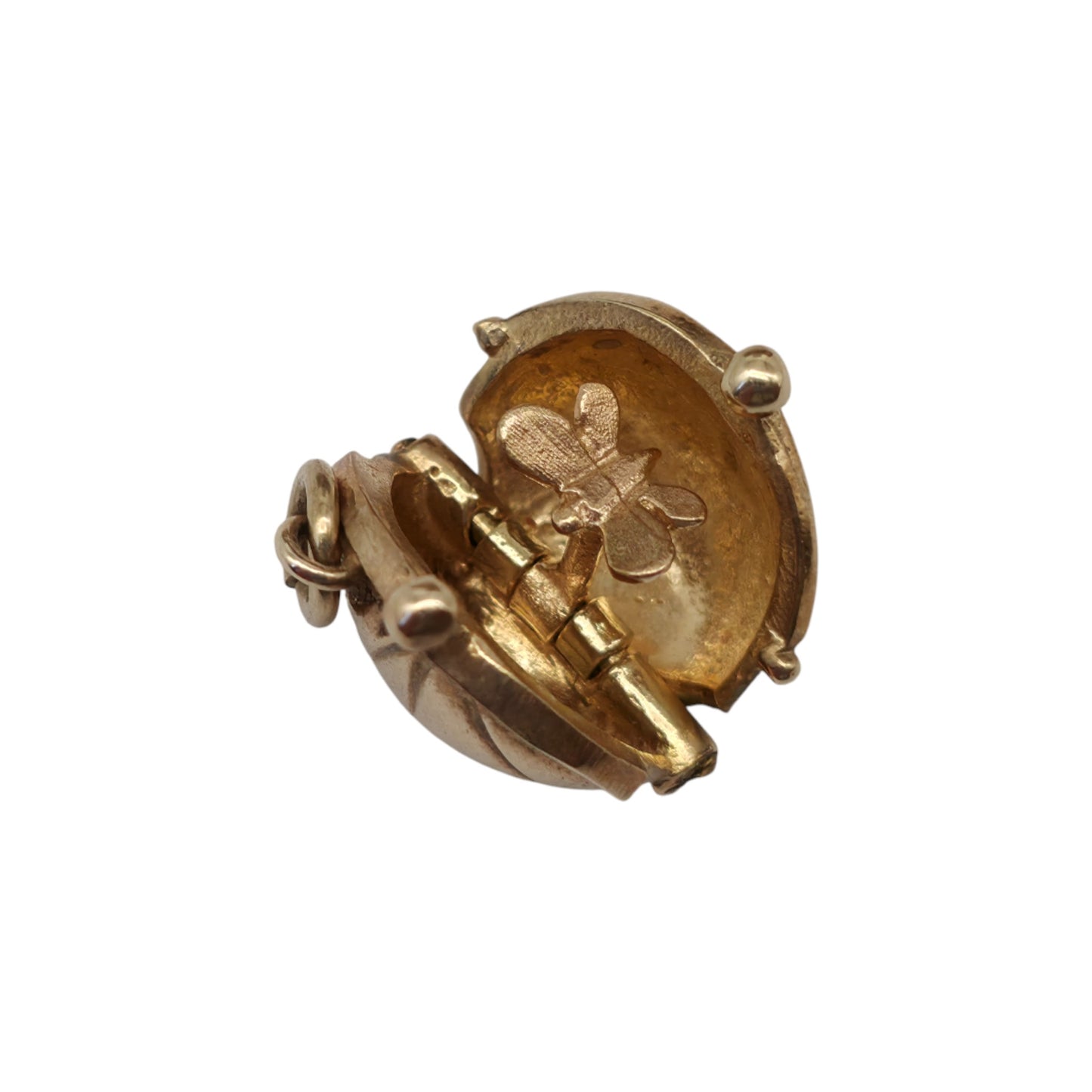 9ct 375 Yellow Gold Moth In Purse Opening Charm 1979 L 1.3 cm 3.8 g.