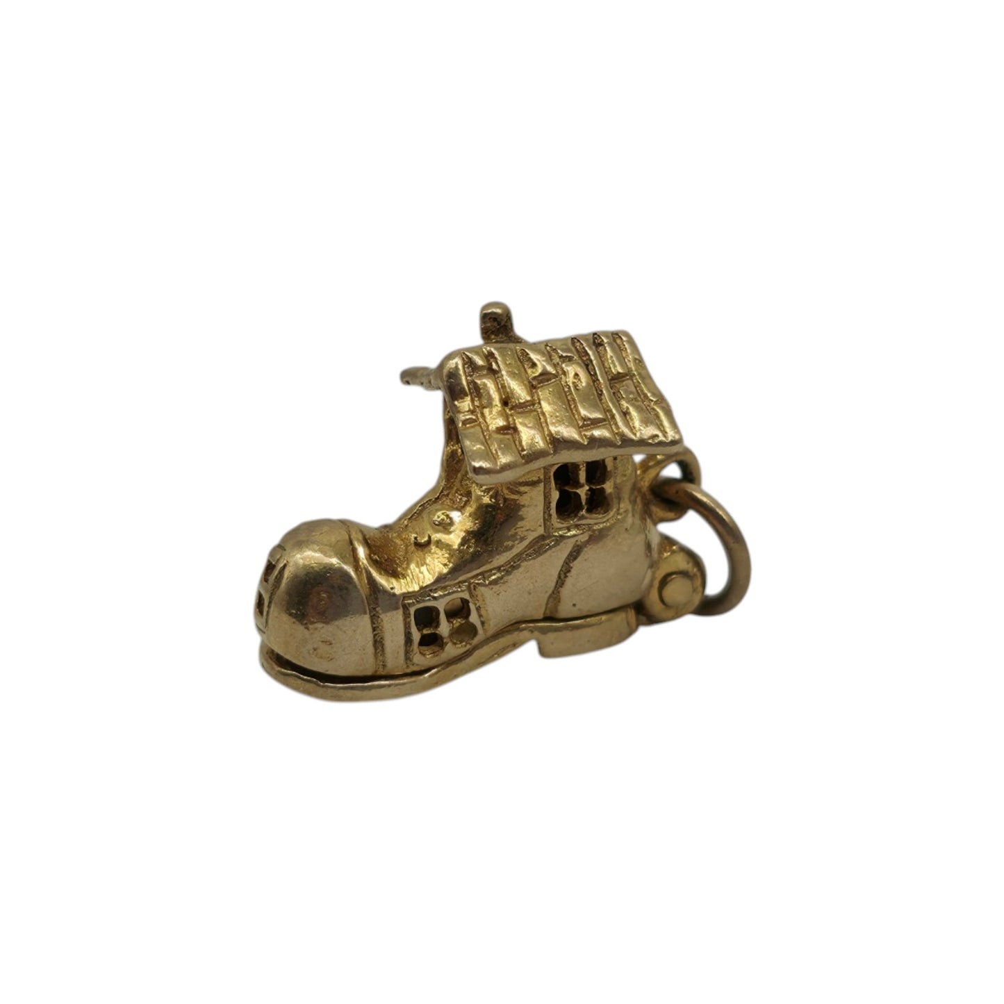 9ct 375 Yellow Gold & Enamel Mother Hubbard Inside Shoe Opening Charm 1967 L 1.5 cm 2.7 g.