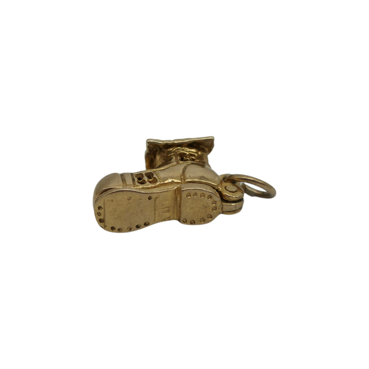 9ct 375 Yellow Gold & Enamel Mother Hubbard Inside Shoe Opening Charm 1967 L 1.5 cm 2.7 g.