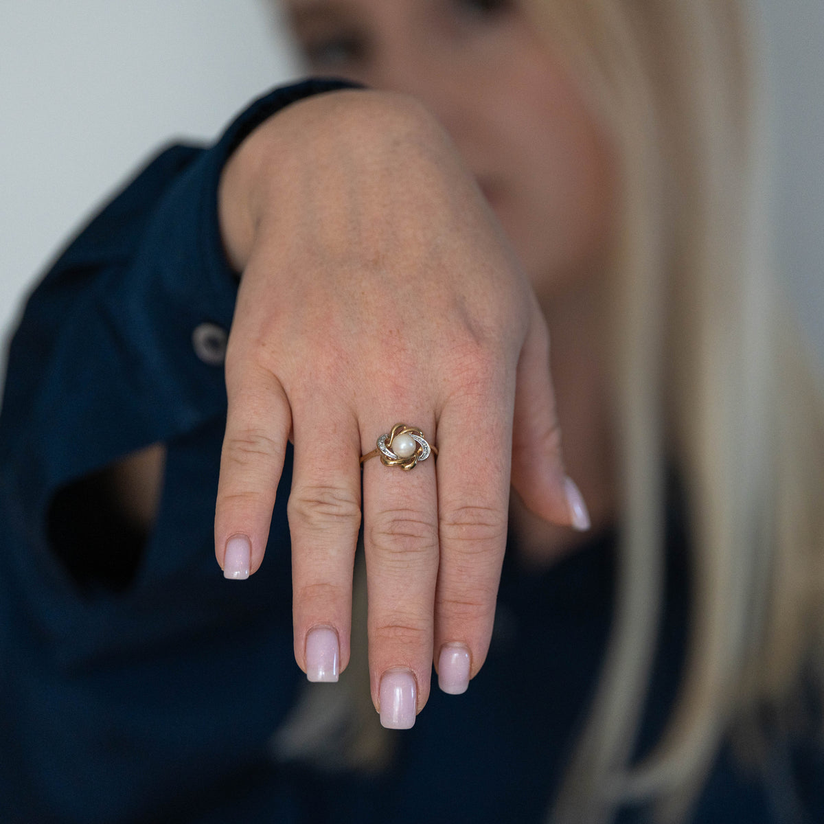 9ct 375 Yellow Gold Ring With Pearl & Diamonds c.1995 Size P 2.3 g.