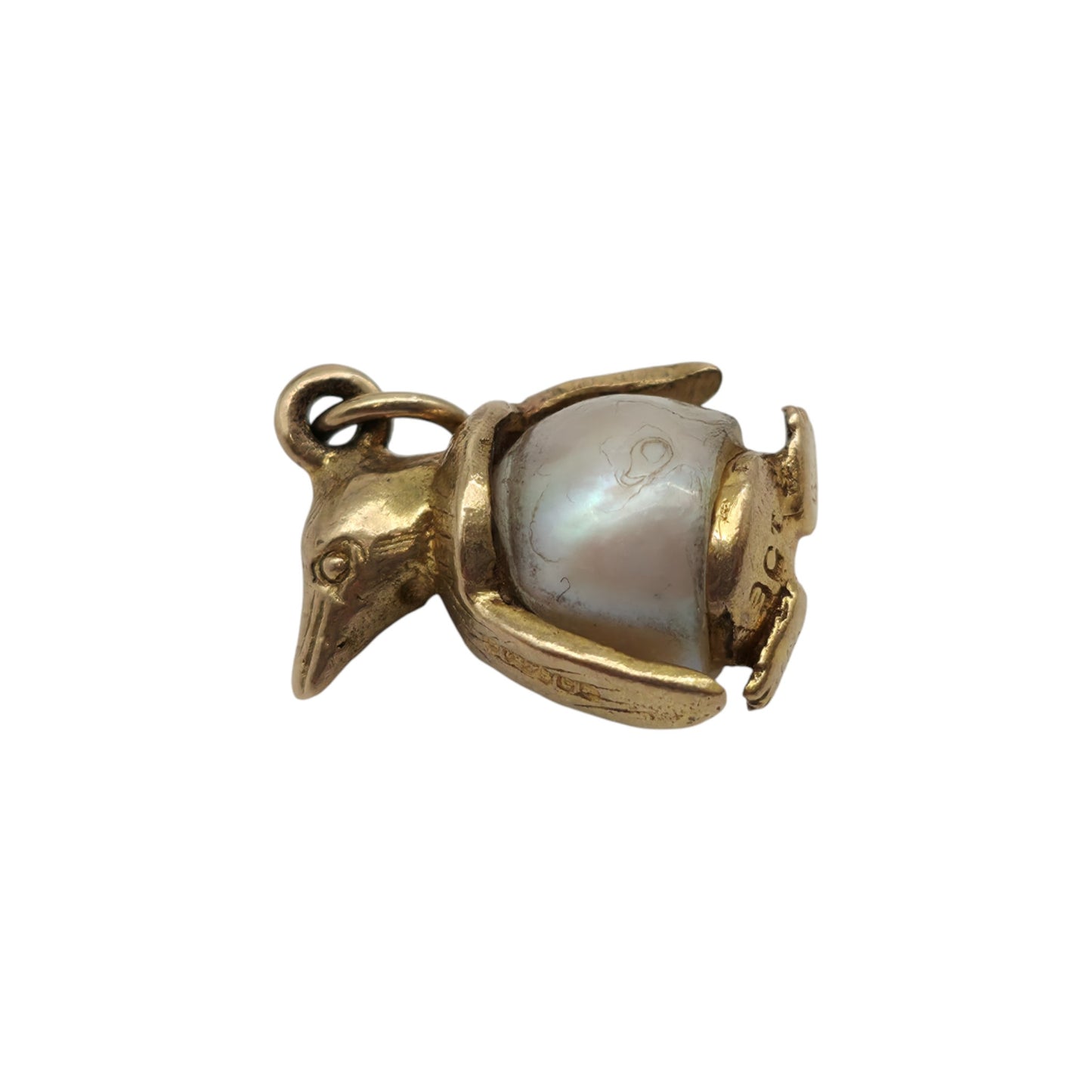 9ct 375 Yellow Gold Penguin Charm With Pearl 1958 L 1.3 cm 2.5 g.