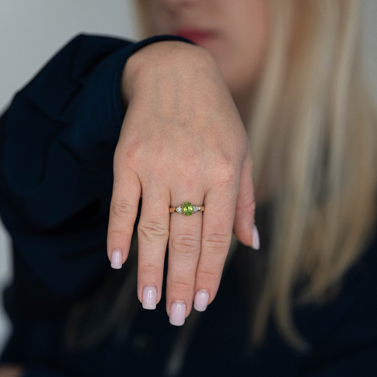 9ct 375 Yellow Gold Peridot & Diamond Ring Size O 1/2 3.3 g