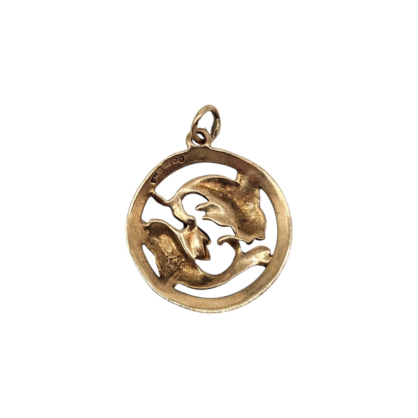 9ct 375 Yellow Gold Pisces Horoscope Charm 1975 L 1.9 cm 1.8 g.
