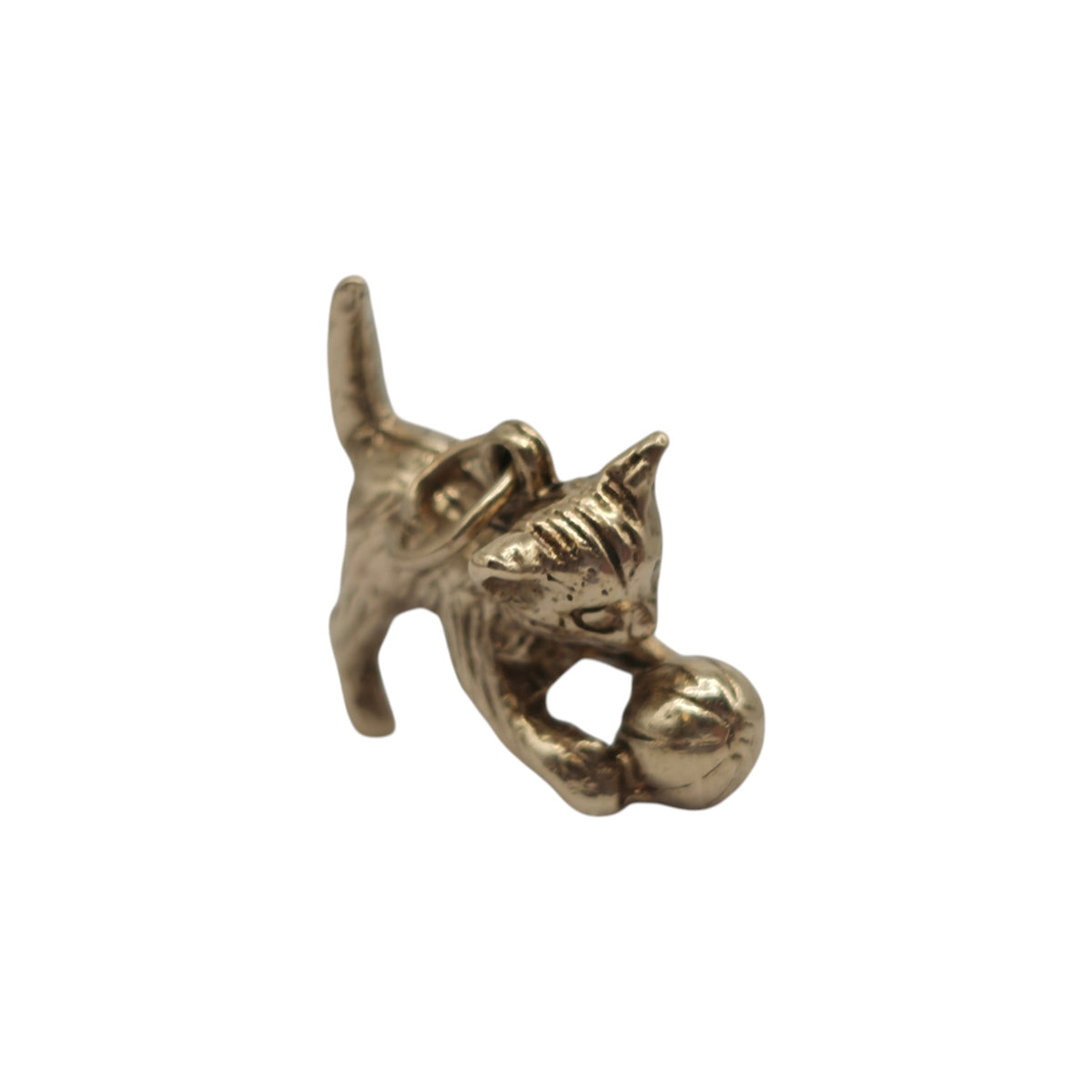 Heavy Cast 9ct 375 Yellow Gold Playful Cat Charm 1977 L 1.7 cm 5.5 g.