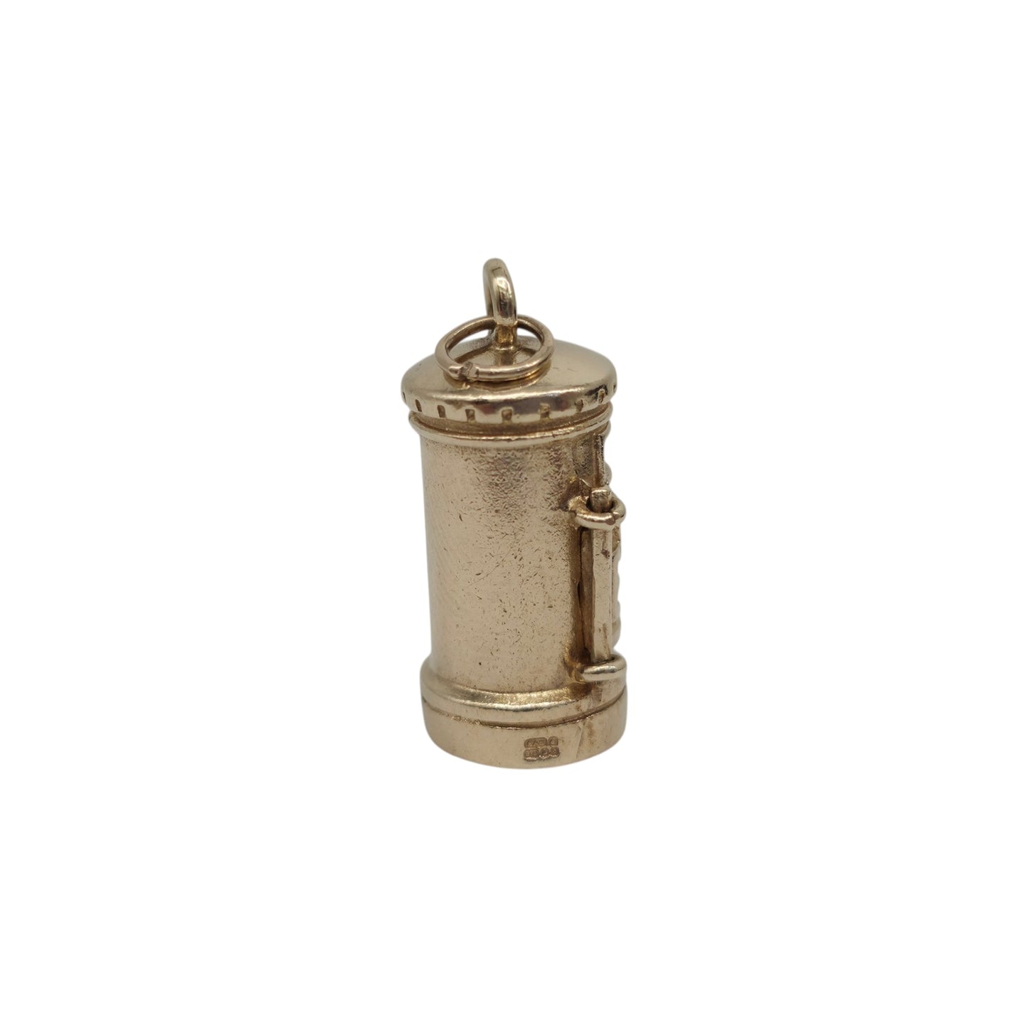 9ct 375 Yellow Gold Post Box Opening Charm 2001 L 1.8 cm 3.9 g.