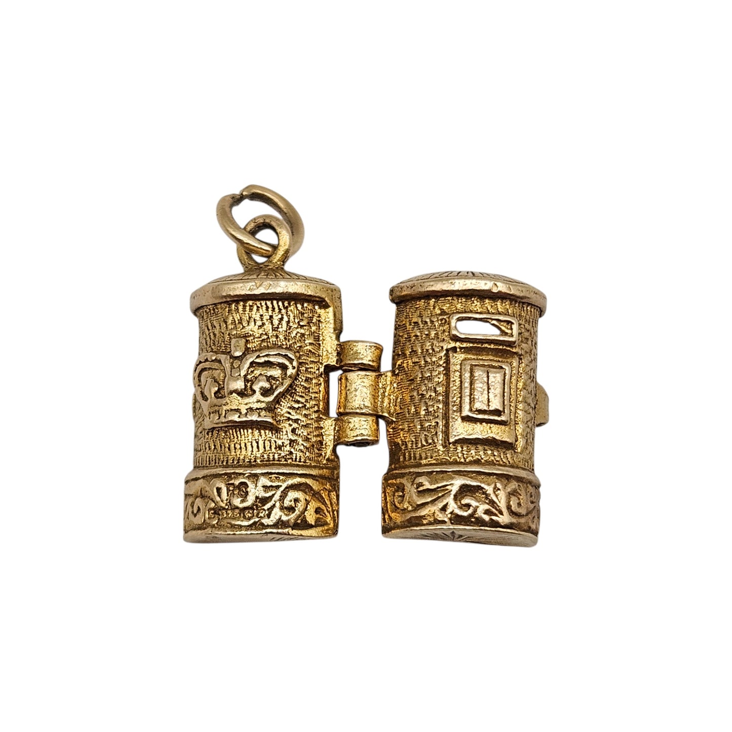 9ct 375 Yellow Gold Postman Inside Post Box Opening Charm 1966 L 1.5 cm 4.1 g.