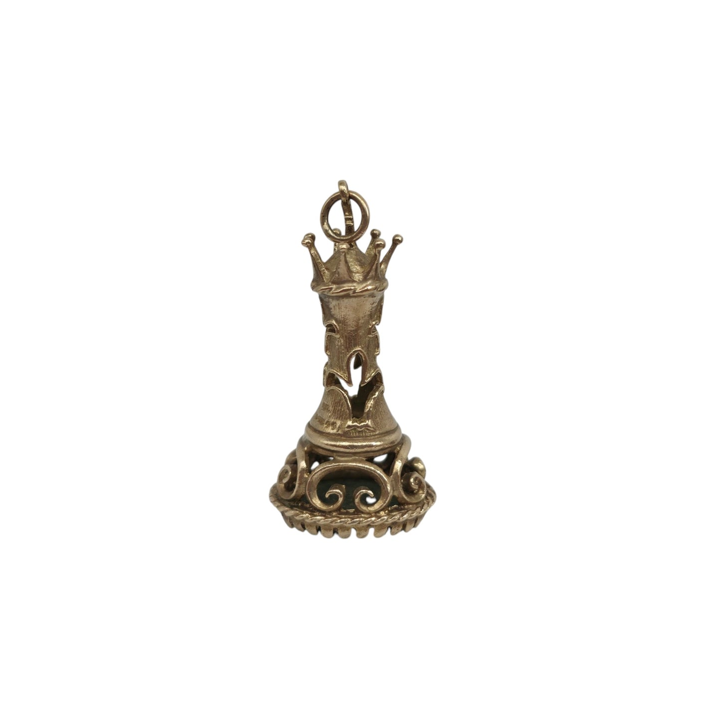 9ct 375 Yellow Gold Queen Chess Piece Charm 1970 L 3.1 cm 6.8 g.