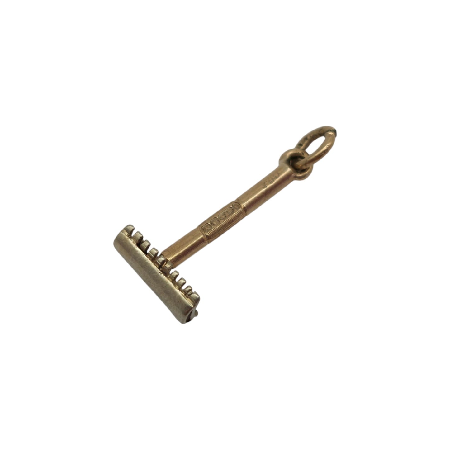 9ct 375 Yellow & White Gold Rake Charm 1948 L 1.3 cm 0.6 g.