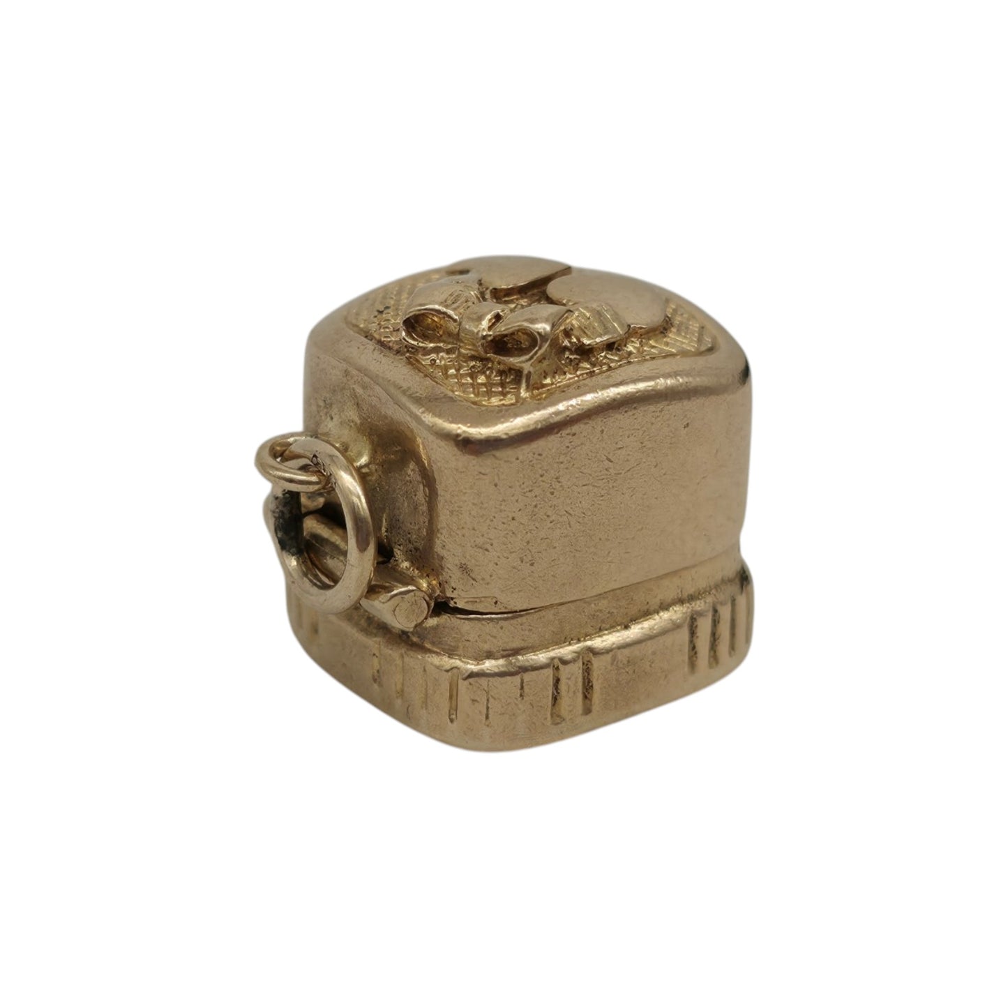 9ct 375 Yellow Gold Ring Box Opening Charm 1962 L 1.2 cm 5.8 g.