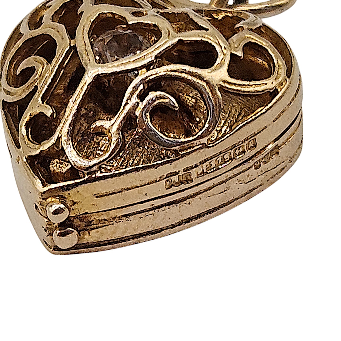 9ct 375 Yellow Gold Ring Box Opening Charm 1966 L 1.7 cm 4.3 g.