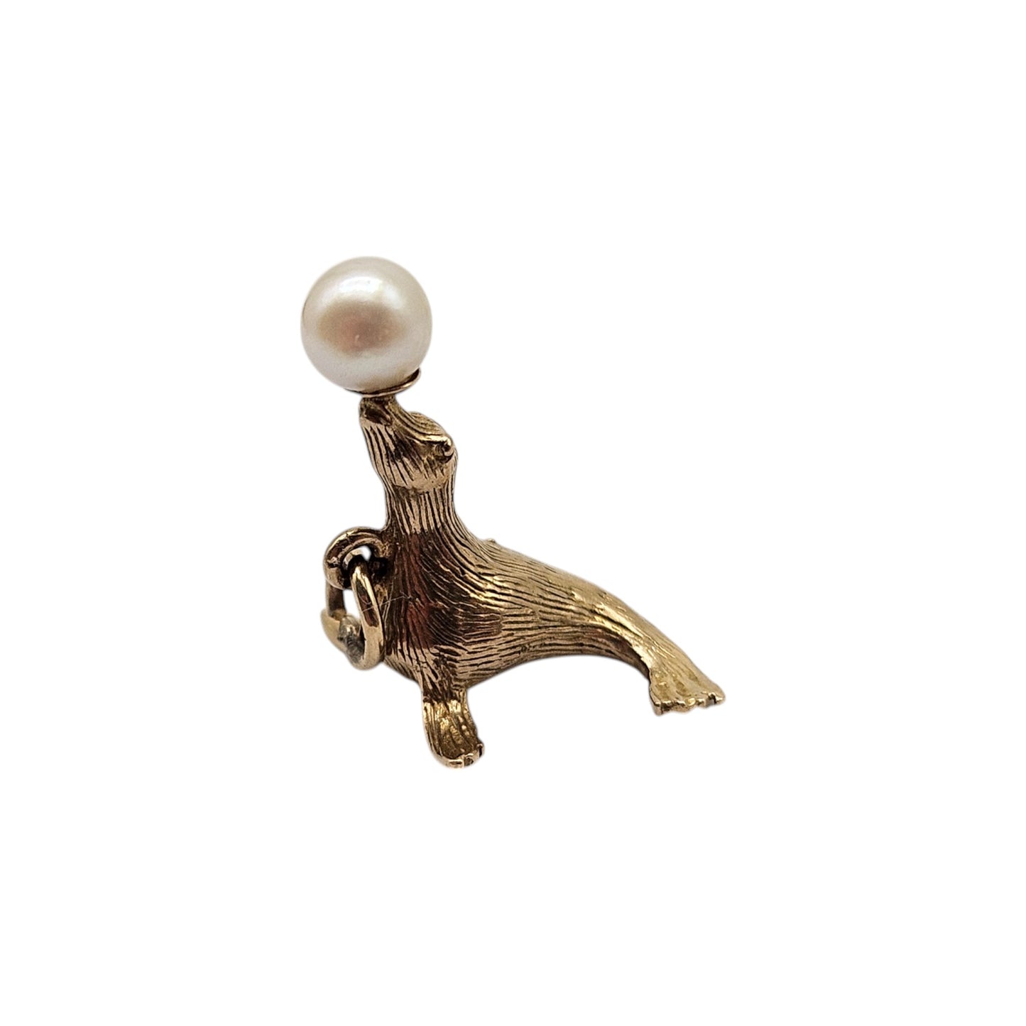 9ct 375 Yellow Gold Seal With Pearl Charm 1967 L 1.9 cm 3.6 g.