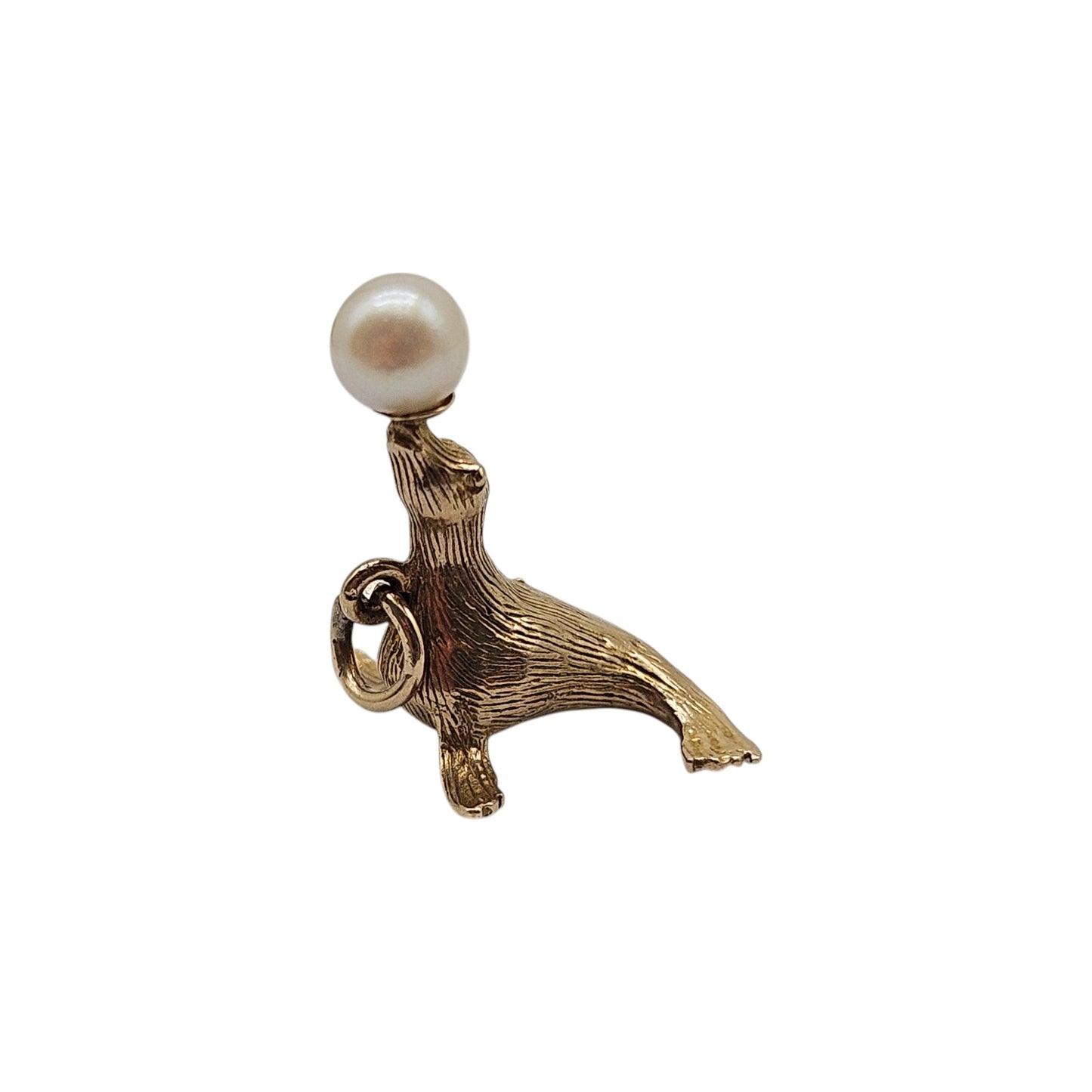 9ct 375 Yellow Gold Seal With Pearl Charm 1967 L 1.9 cm 3.6 g.