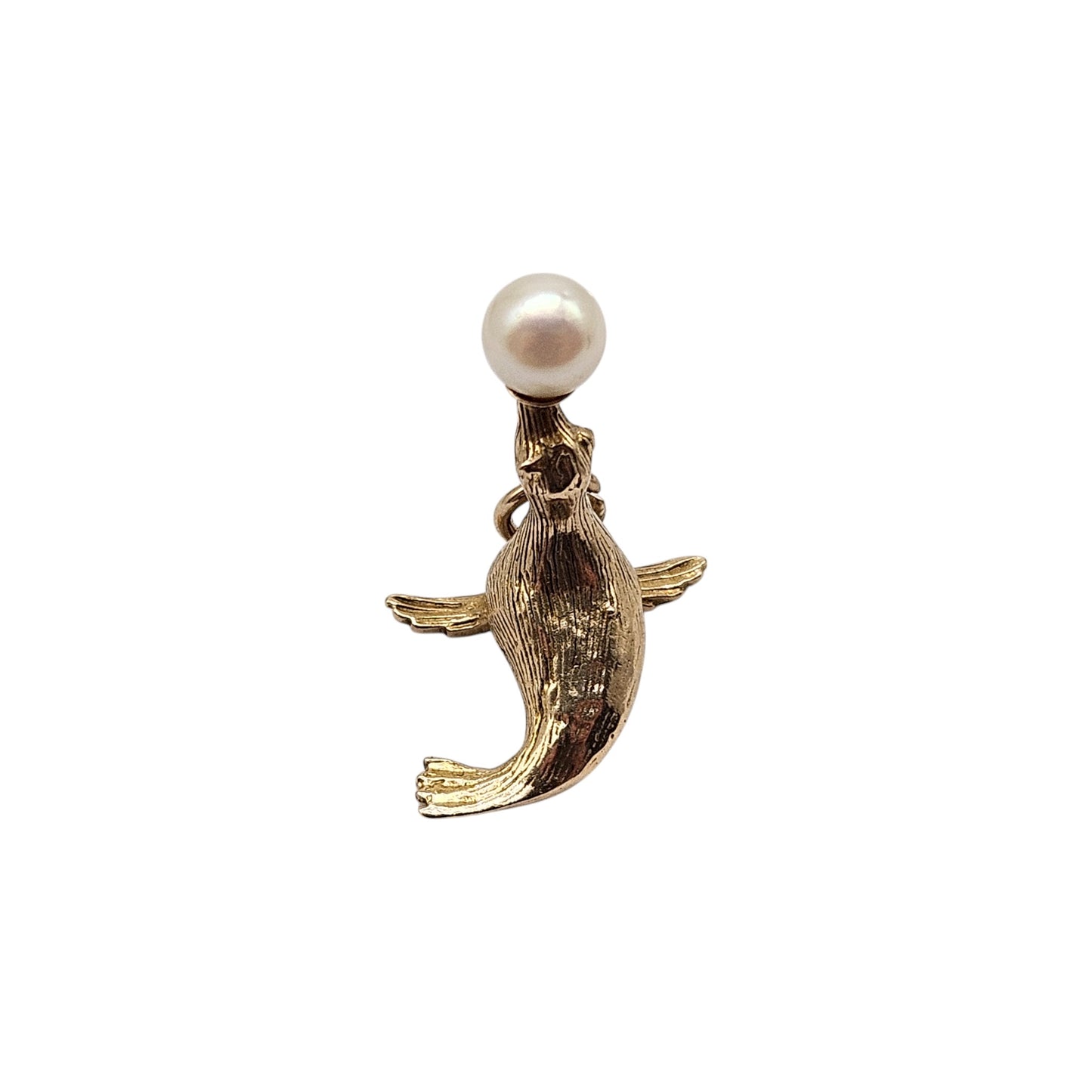 9ct 375 Yellow Gold Seal With Pearl Charm 1967 L 1.9 cm 3.6 g.