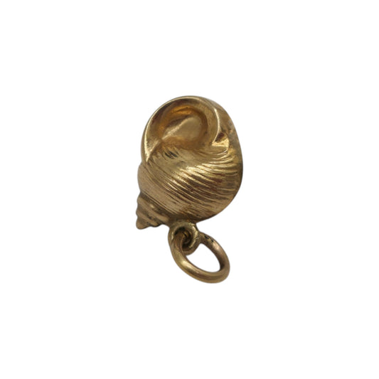 9ct 375 Yellow Gold Seashell Charm 1972 L 1.2 cm 0.8 g.