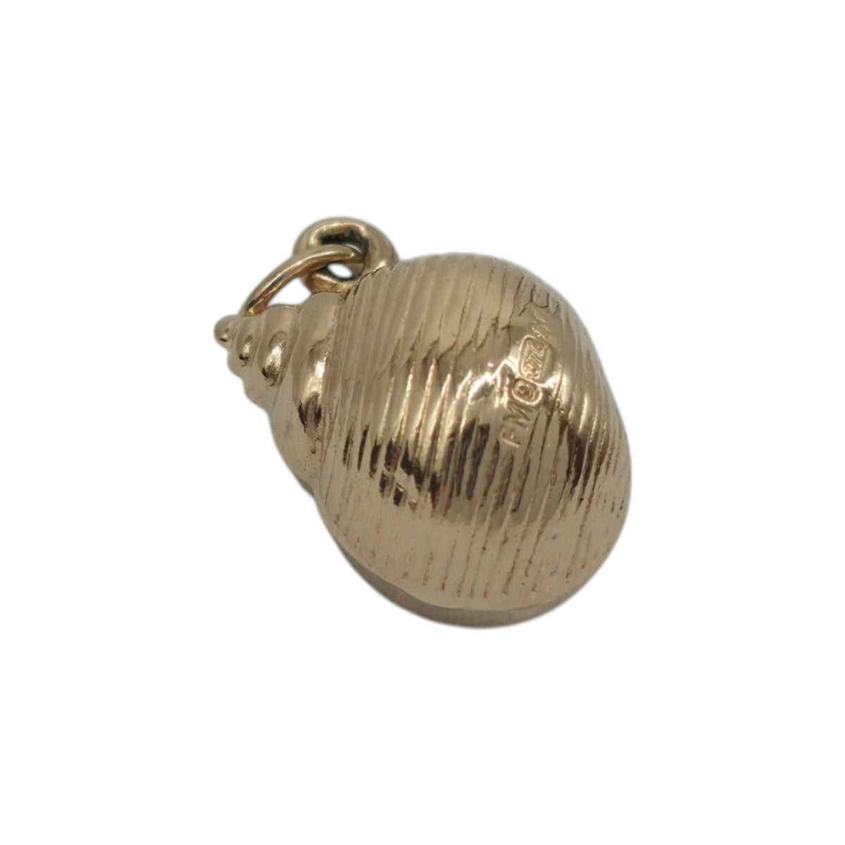 9ct 375 Yellow Gold Seashell Charm 1965 L 1.2 cm 0.7 g.