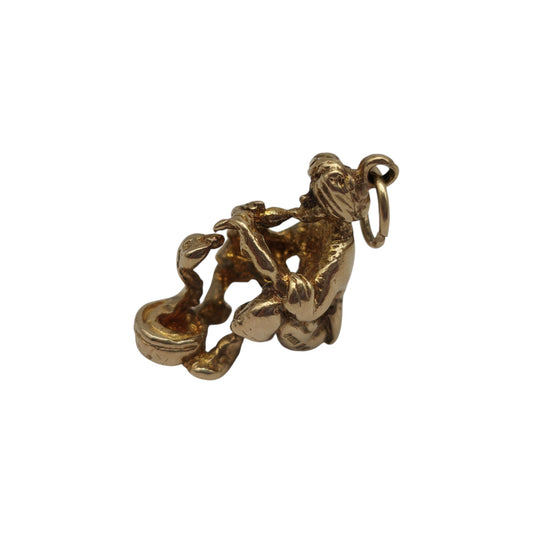 9ct 375 Yellow Gold Snake Charmer Charm 1964 L 1.8 cm 4.6 g.