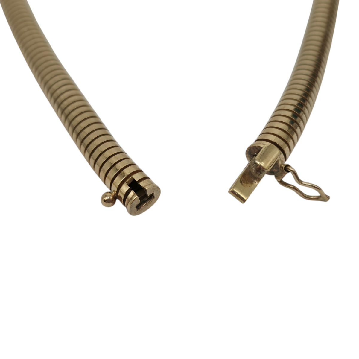 9ct 375 Yellow Gold Snake Necklace With Ruby Eyes 1989 L 41.5 cm 34.8 g.