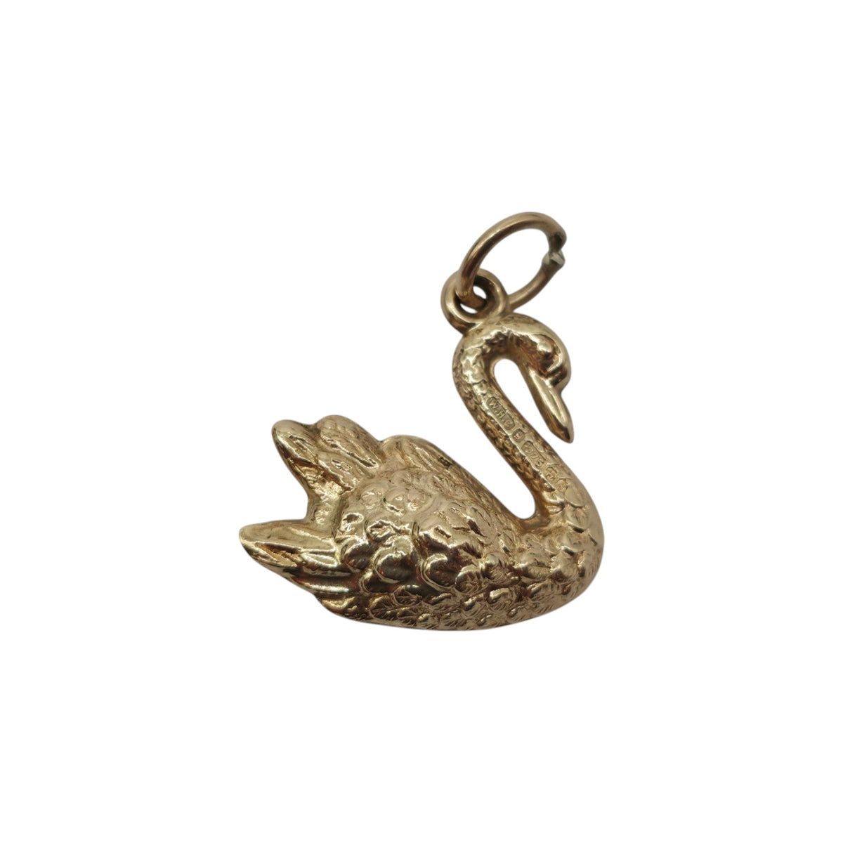 9ct 375 Yellow Gold Swan Charm 1967 L 1.6 cm 0.9 g.