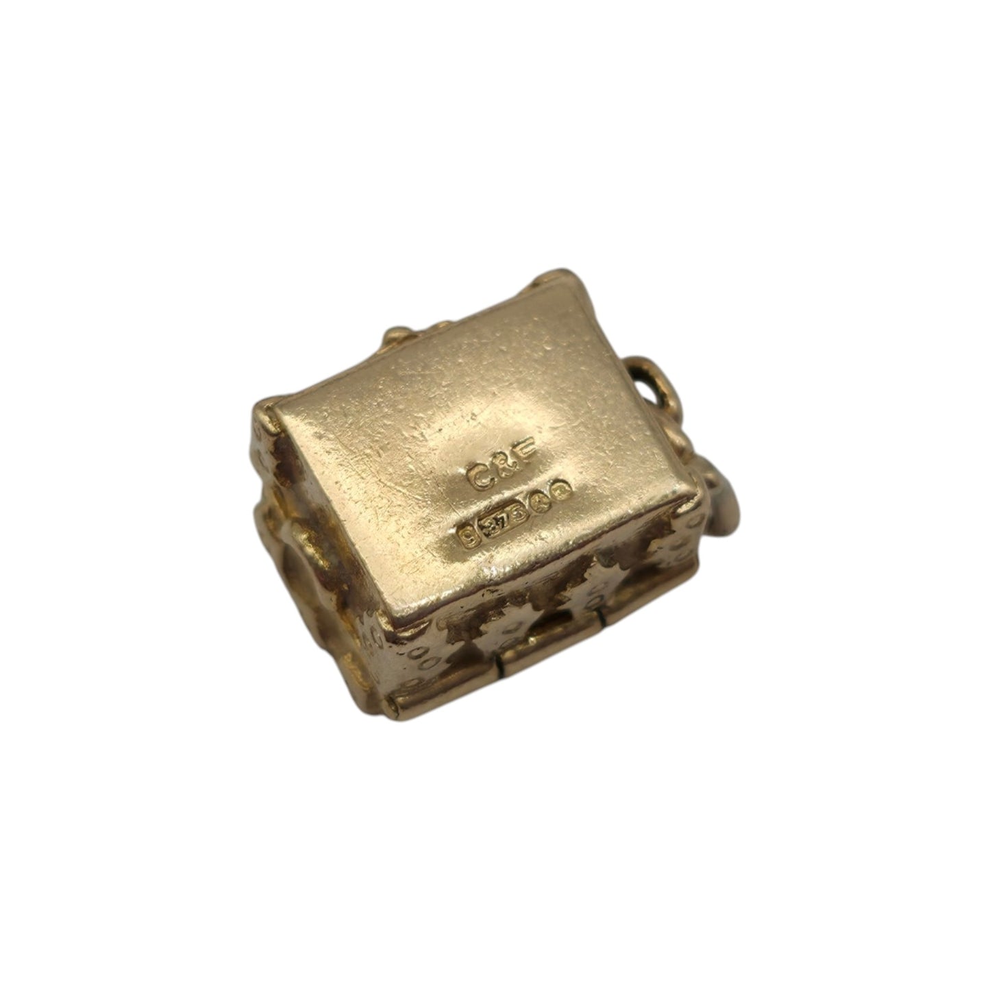 9ct 375 Yellow Gold Treasure Chest Opening Charm 1965 L 1.0 cm 2.7 g.