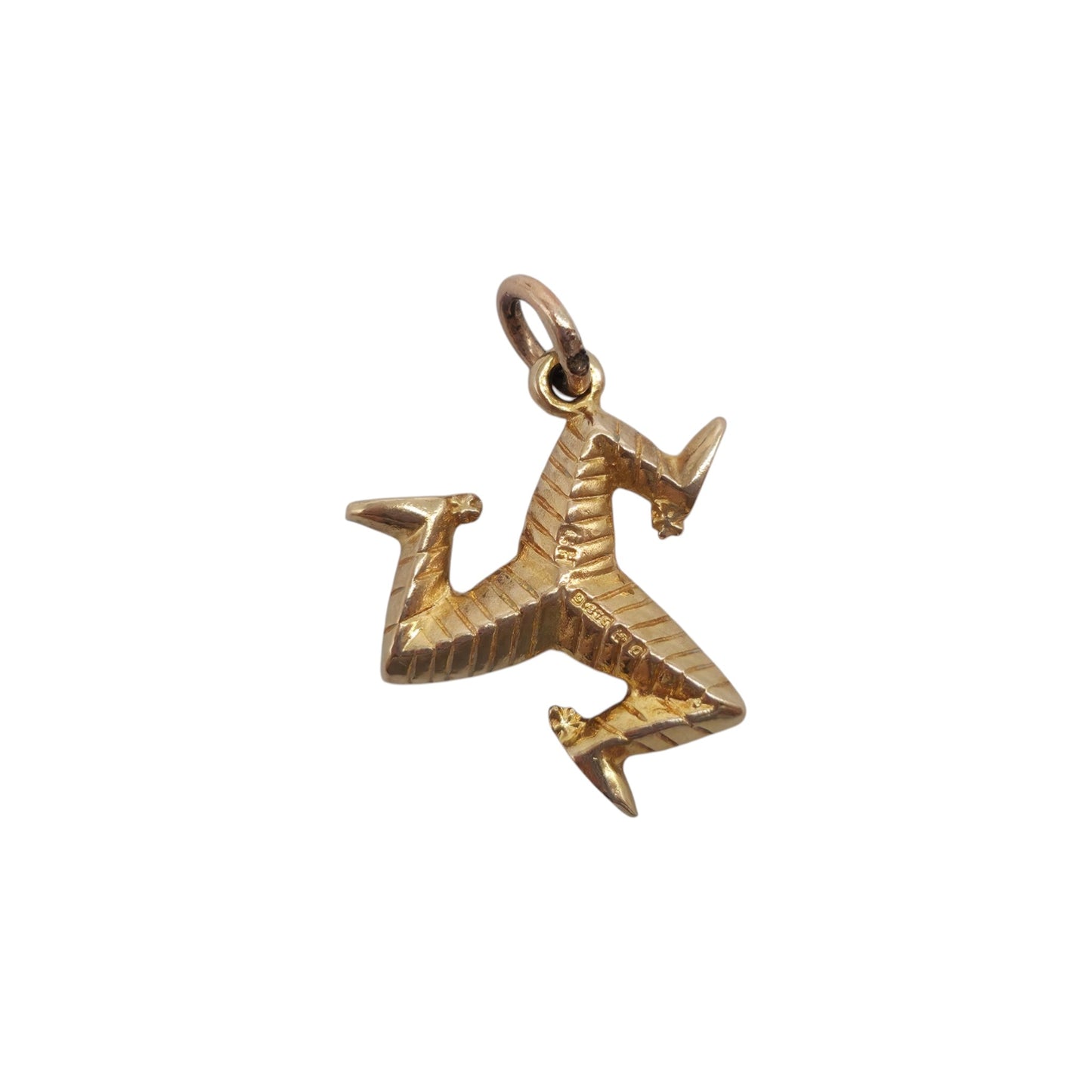 9ct 375 Yellow Gold Triskelion Charm 1963 L 1.6 cm 2.7 g.