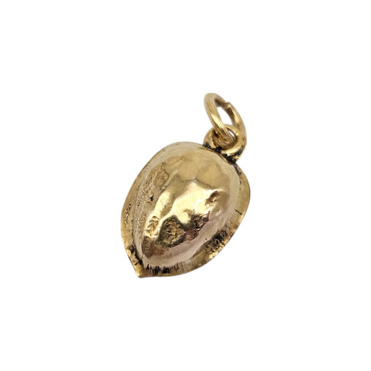 9ct Yellow Gold Walnut Charm c.1950 L 1.2 cm 0.7 g.