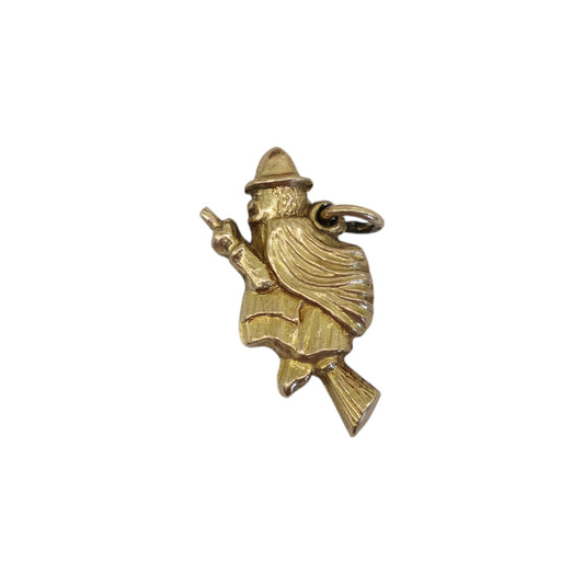 9ct Yellow Gold Witch On Broomstick Charm L 1.8 cm 0.6 g.