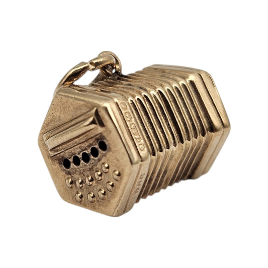 9ct 375 Yellow Gold Concertina Charm 1964 L 1.1 cm 1.0 g.