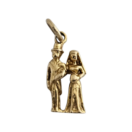 9ct 375 Yellow Gold Bride & Groom Charm L 1.5 cm 1.6 g.