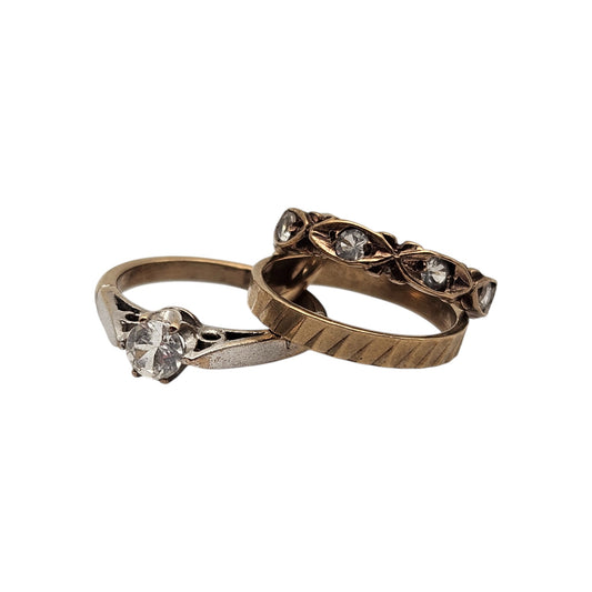 9ct 375 Yellow Gold Bundle Of Rings Charm c.1960's L 1.6 cm 2.6 g.