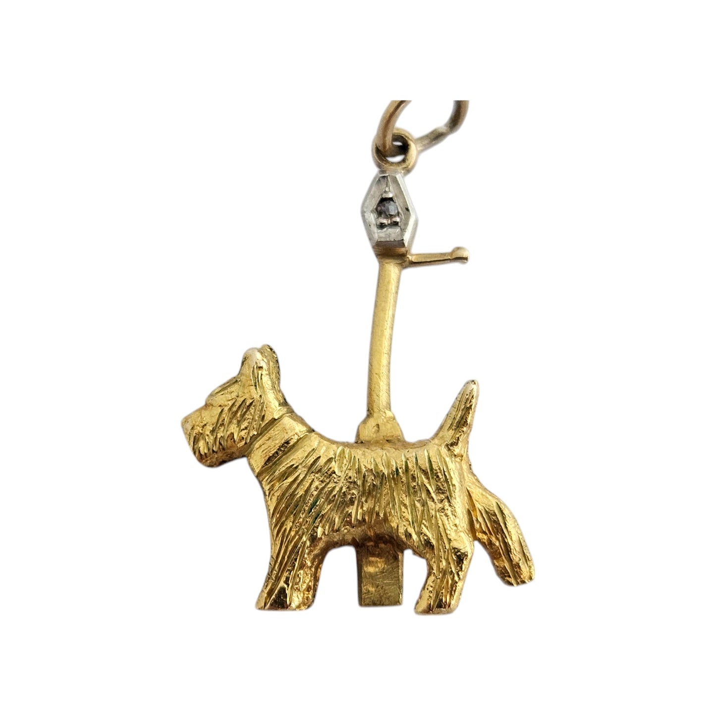 9ct Yellow Gold Terrier Dog by a Lamp Post With a Small Diamond L 2.0 cm 2.1 g