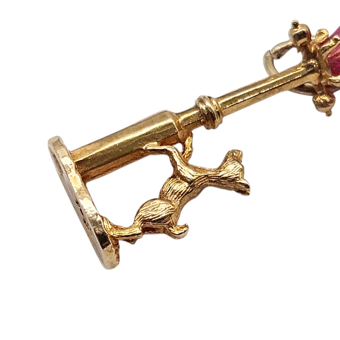 9ct 375 Yellow Gold Dog Chasing a Cat by Lamp Post Charm 1970 L 2.9 cm 2.1 g.