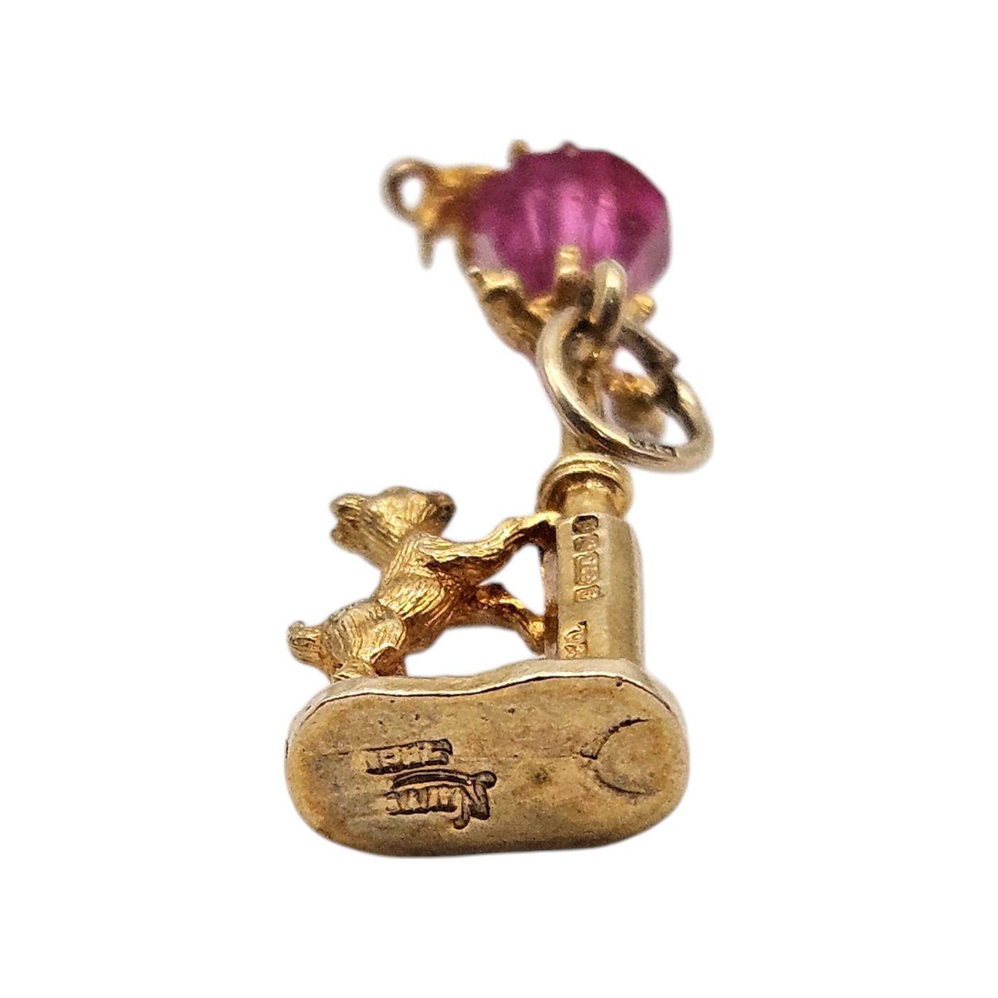 9ct 375 Yellow Gold Dog Chasing a Cat by Lamp Post Charm 1970 L 2.9 cm 2.1 g.