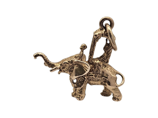9ct 375 Yellow Gold Elephant Charm 1962 L 1.8 cm 2.2 g