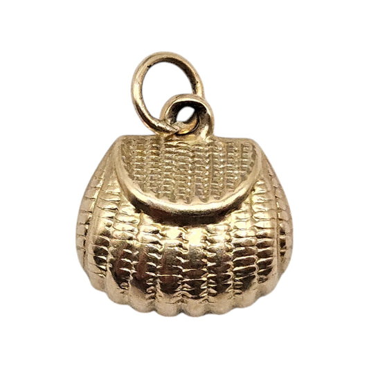 9ct 375 Yellow Gold Fishing Creel Charm 1947 L 1.0 cm 0.8 g.