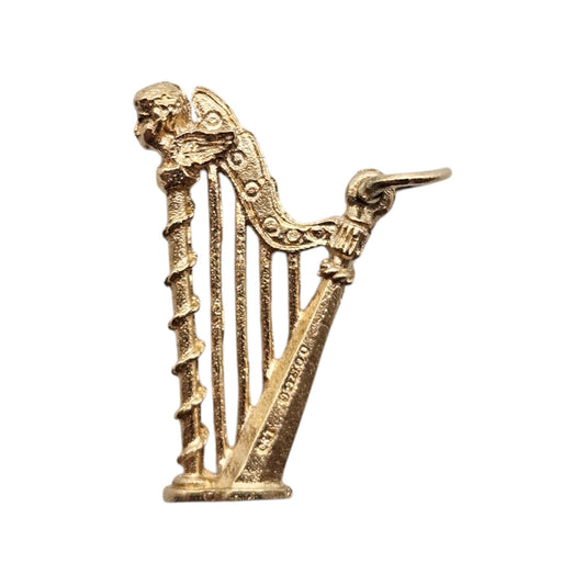 9ct 375 Yellow Gold Irish Harp Charm Pendant 1973 L 2.4 cm 2.3 g.