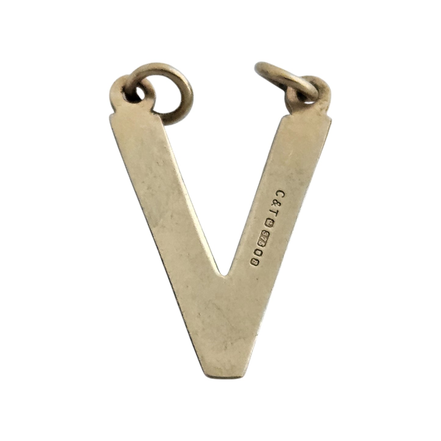 9ct 375 Yellow Gold Letter "V" Pendant 1976 L 2.0 cm 1.7 g.