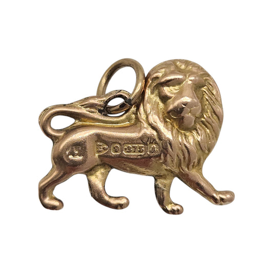 Antique 9ct 375 Yellow Gold Lion Charm 1901 L 1.8 cm 1.0 g.