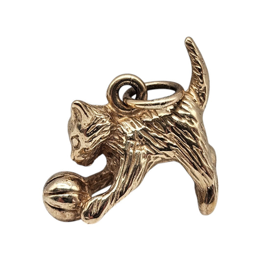 9ct 375 Yellow Gold Playful Cat Charm 4.9 g.